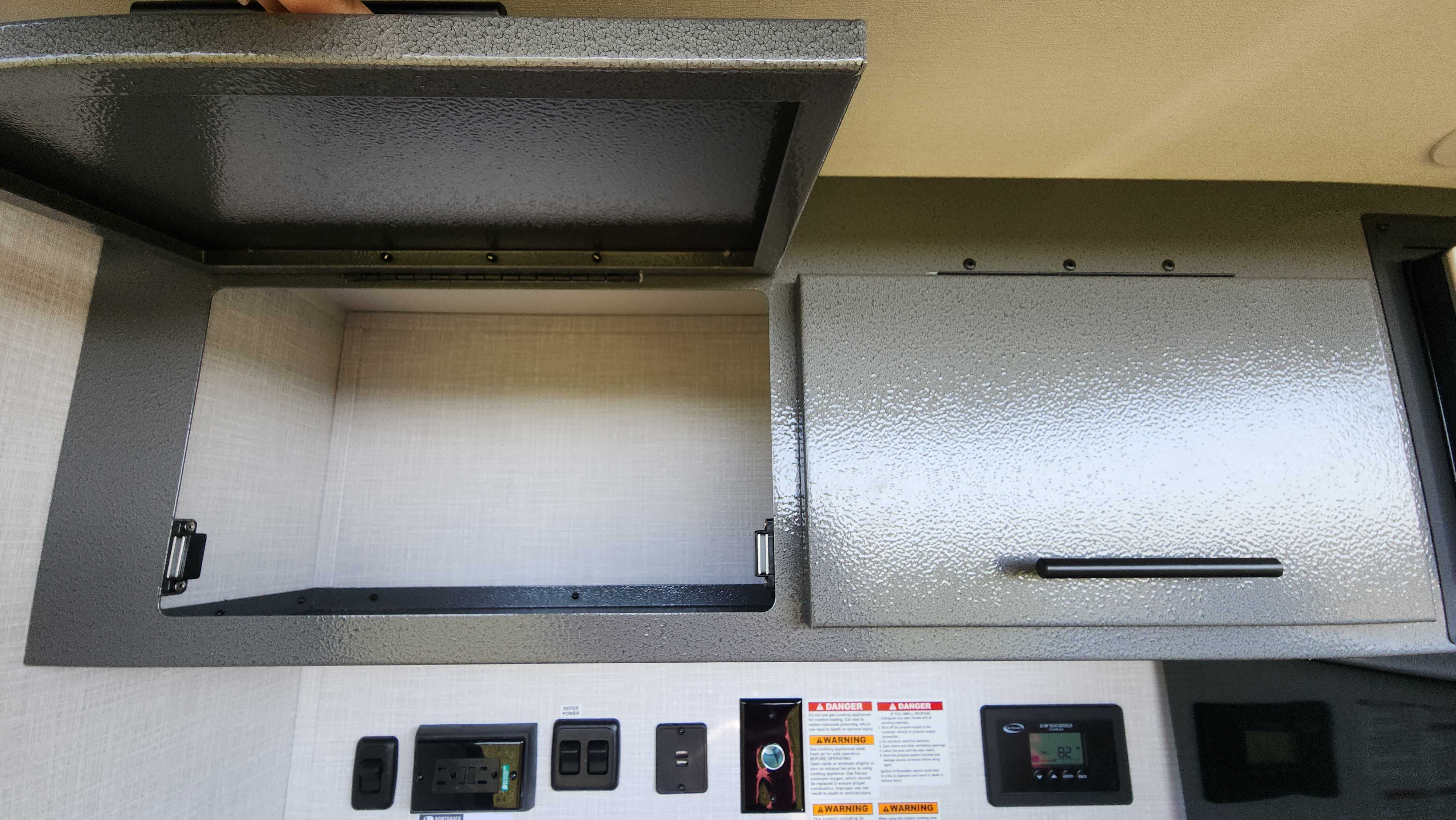 Skinny Guy Armor 12LT Trailer