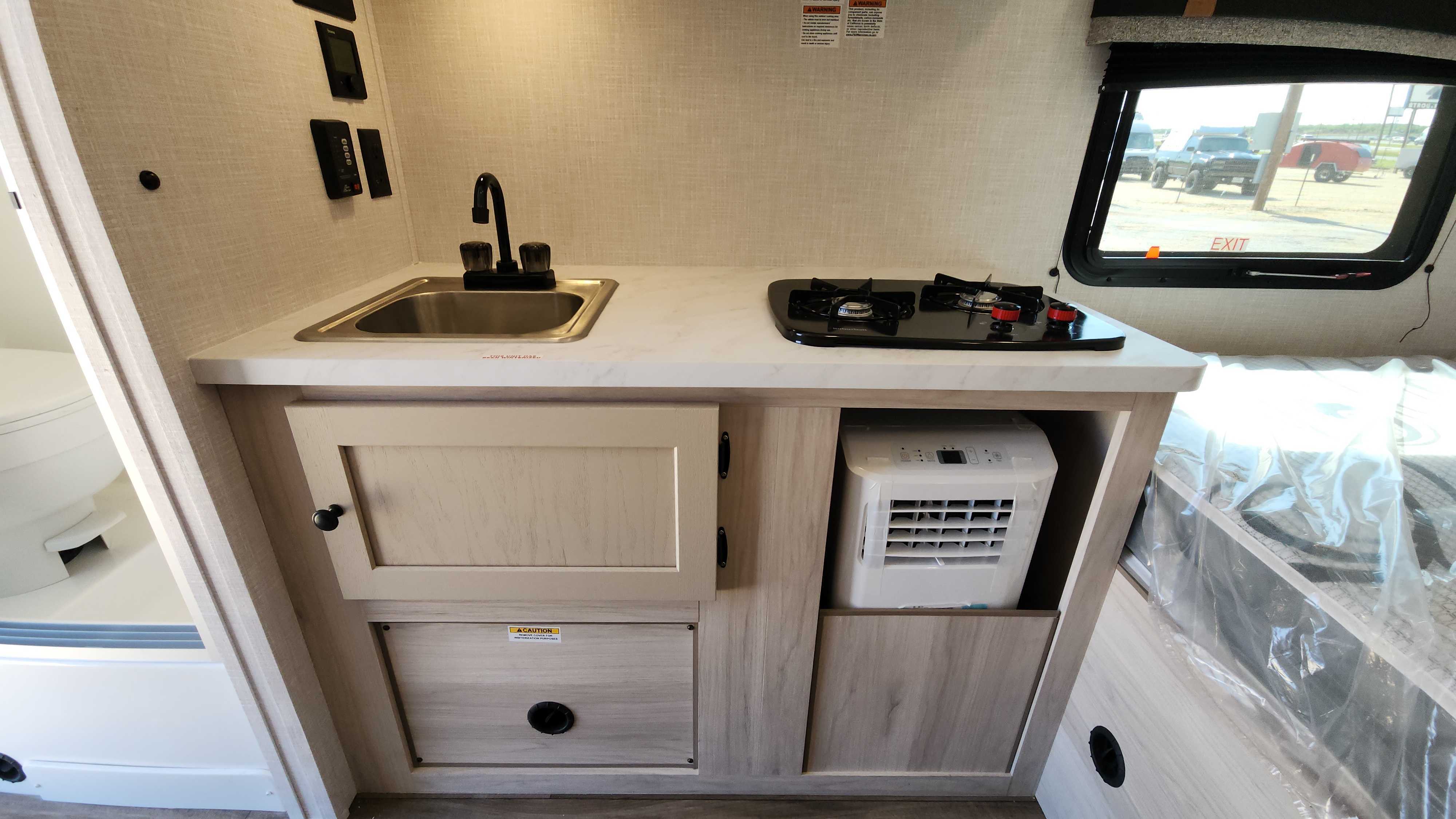 Skinny Guy Armor 15LT Trailer