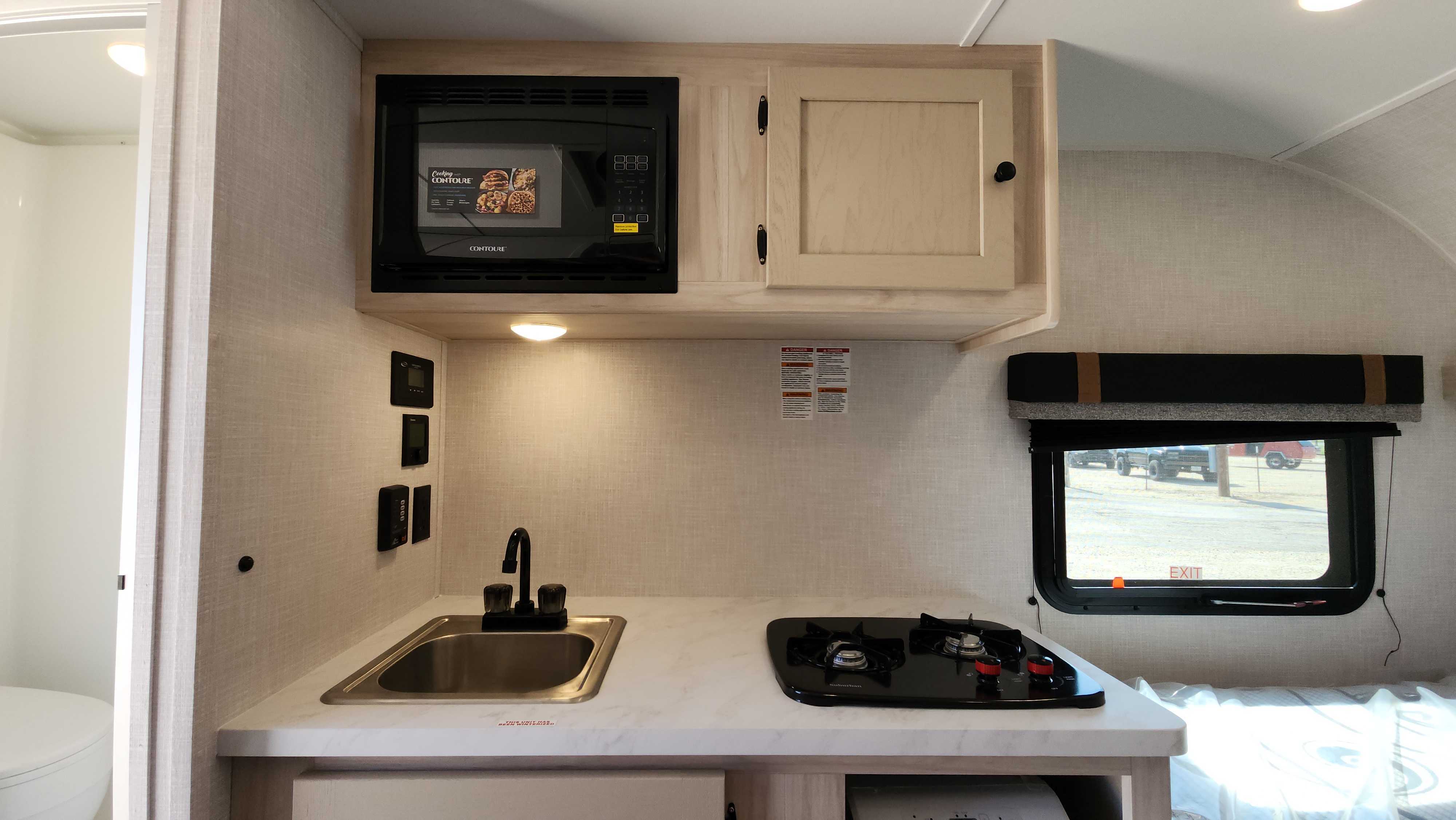 Skinny Guy Armor 15LT Trailer