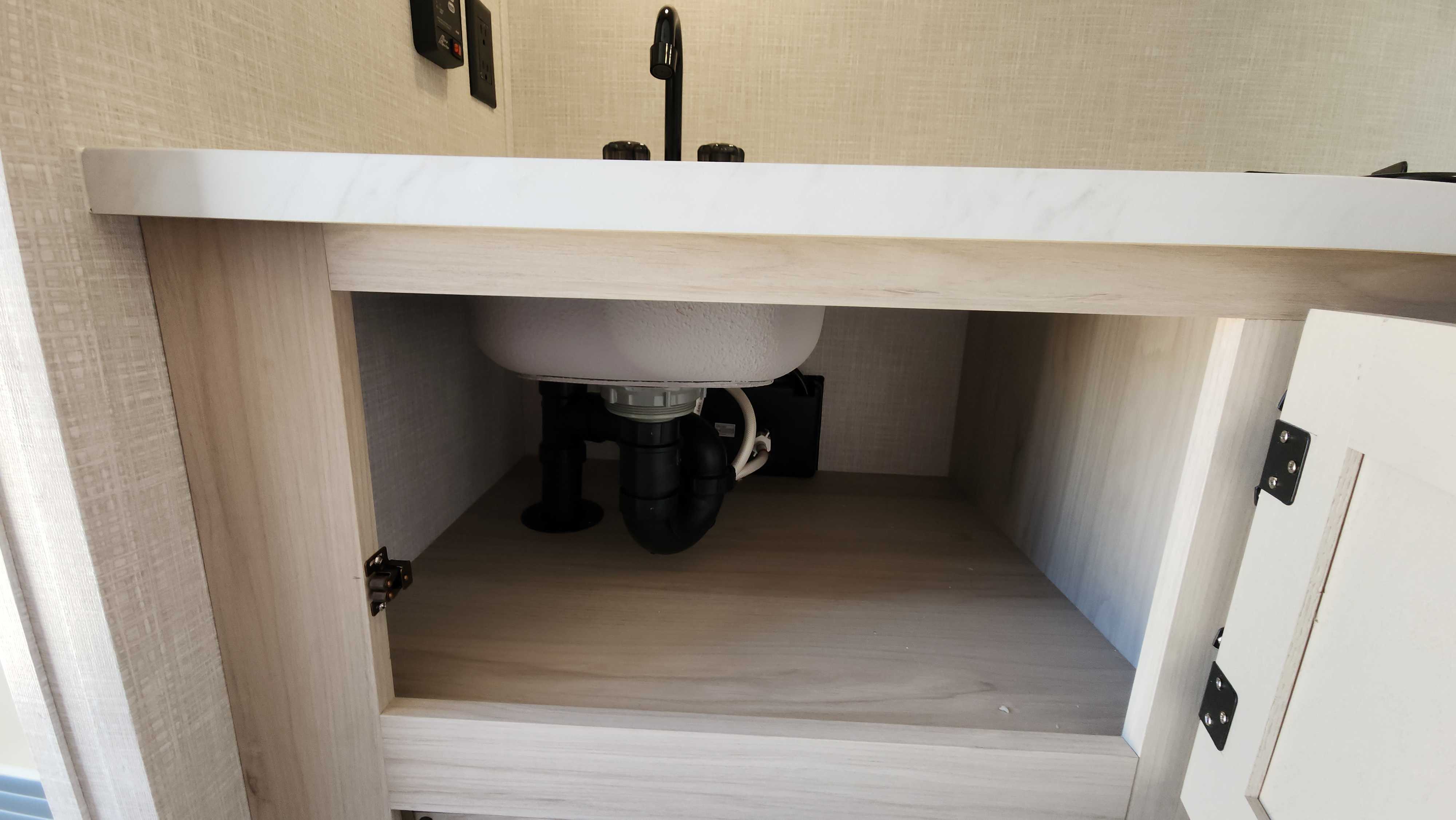 Skinny Guy Armor 15LT Trailer