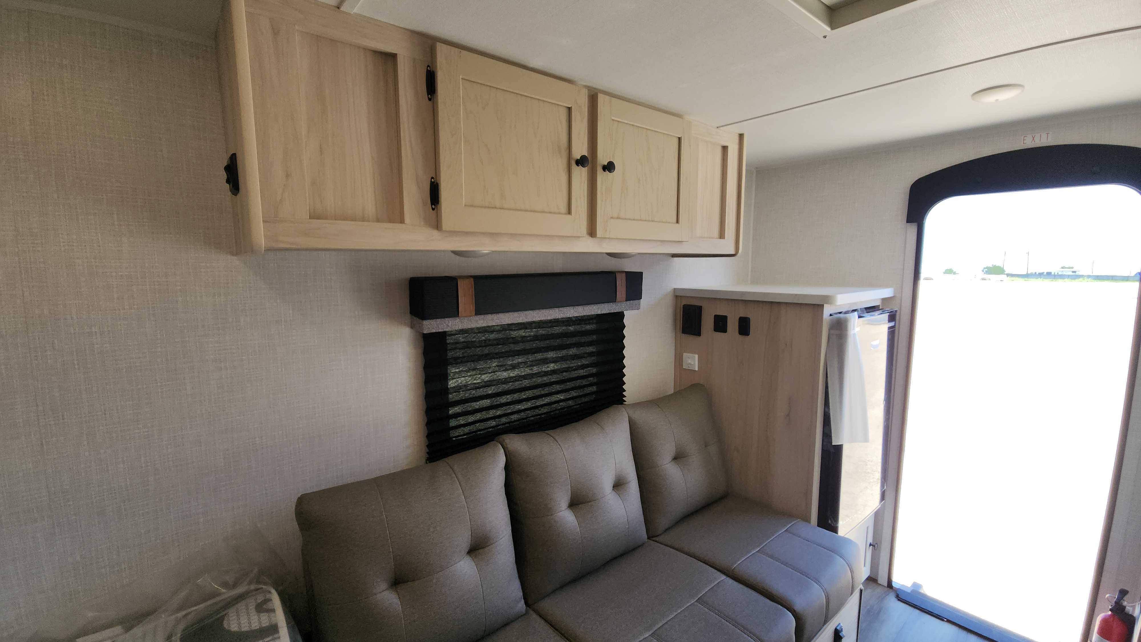 Skinny Guy Armor 15LT Trailer