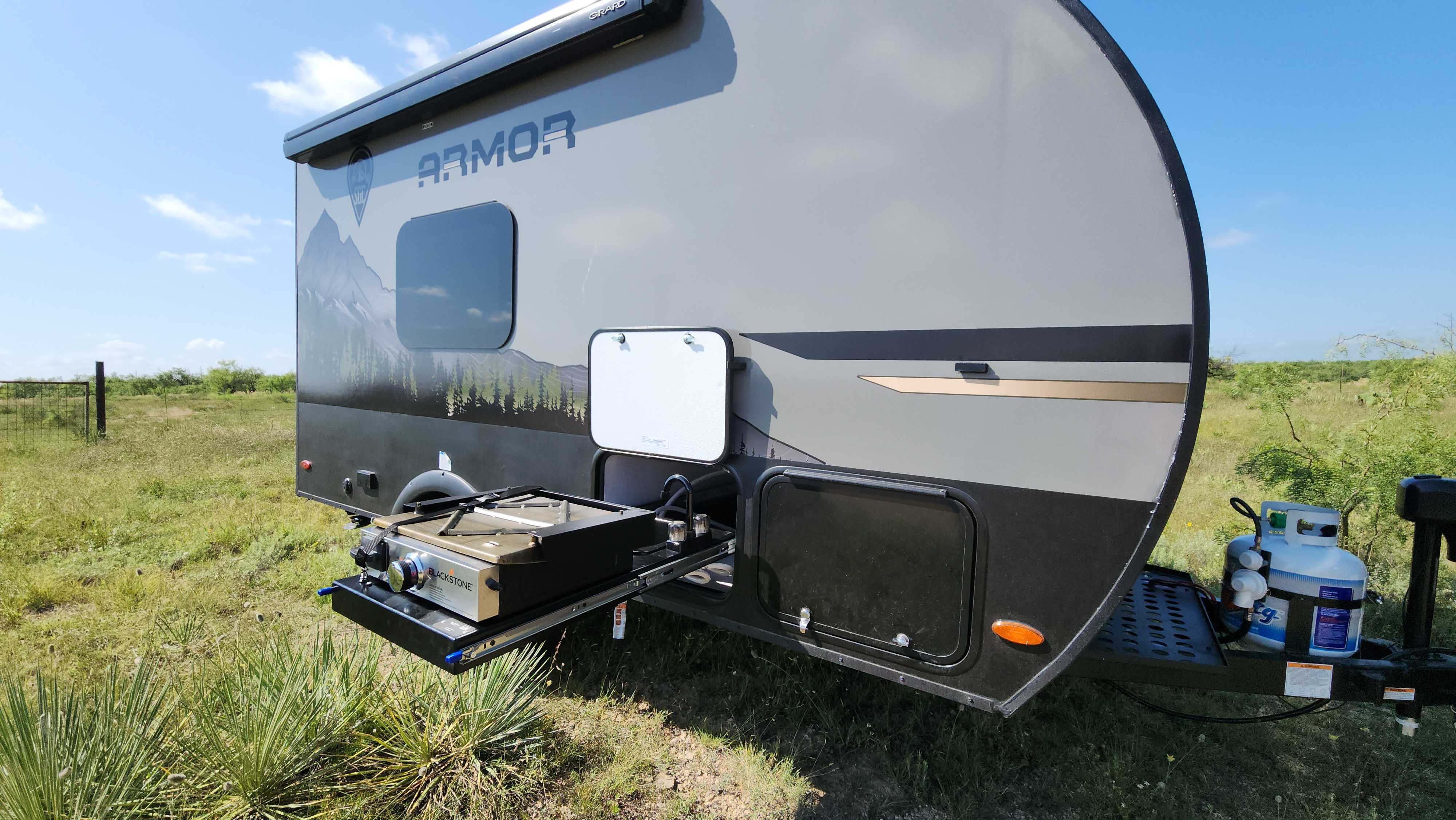 Skinny Guy Armor 15LT Trailer