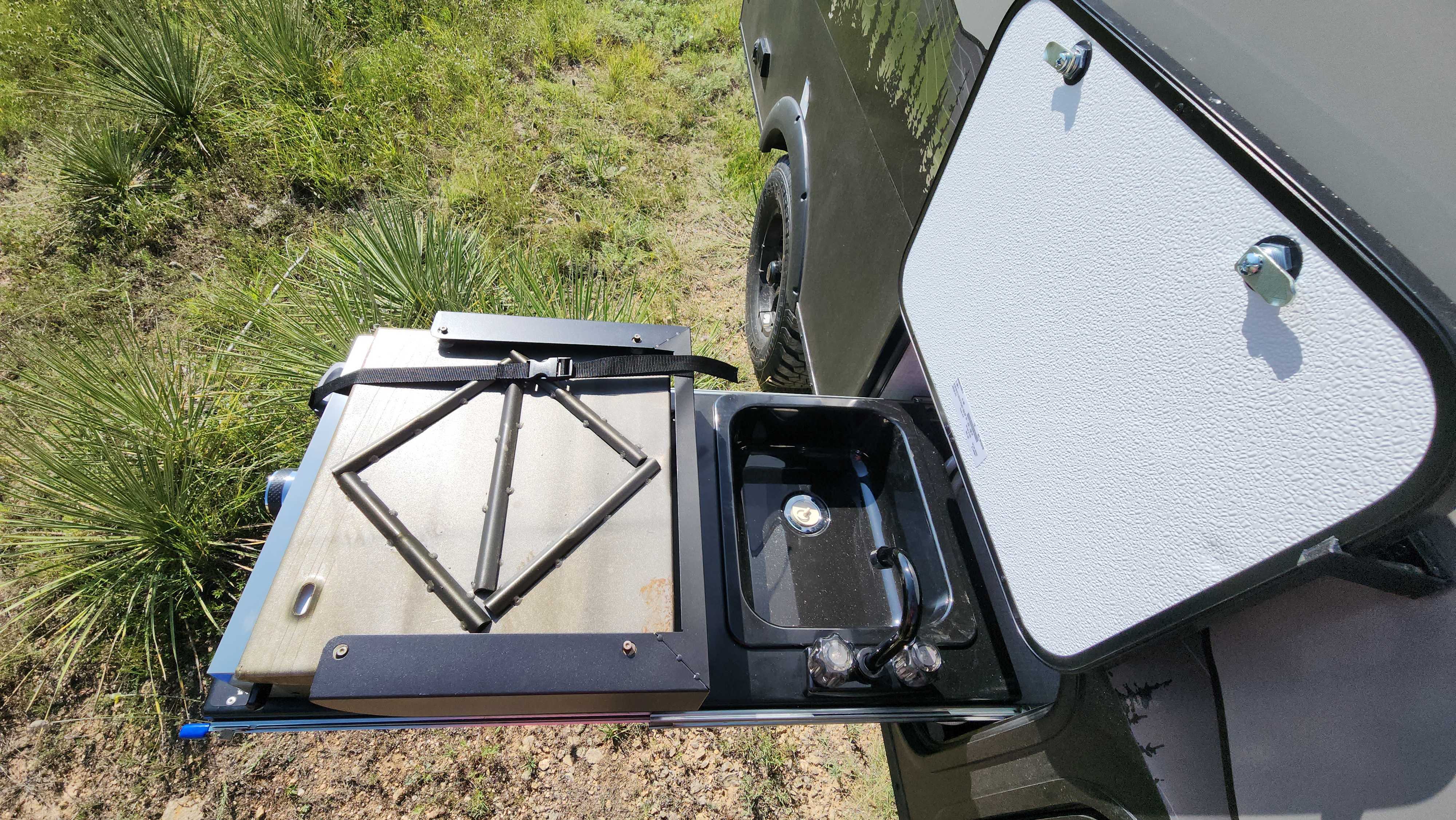 Skinny Guy Armor 15LT Trailer