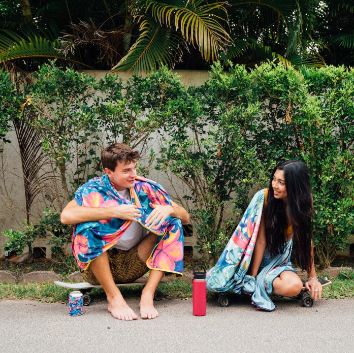 EVERYWHERE TOWEL - HIBISCUS ROSA