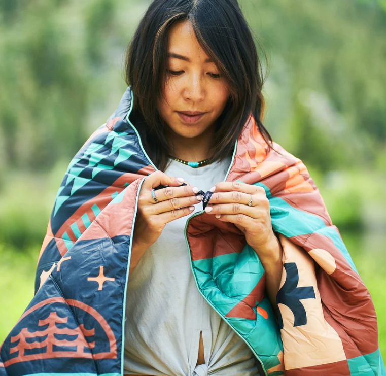 ORIGINAL PUFFY BLANKET - FOREST CABIN