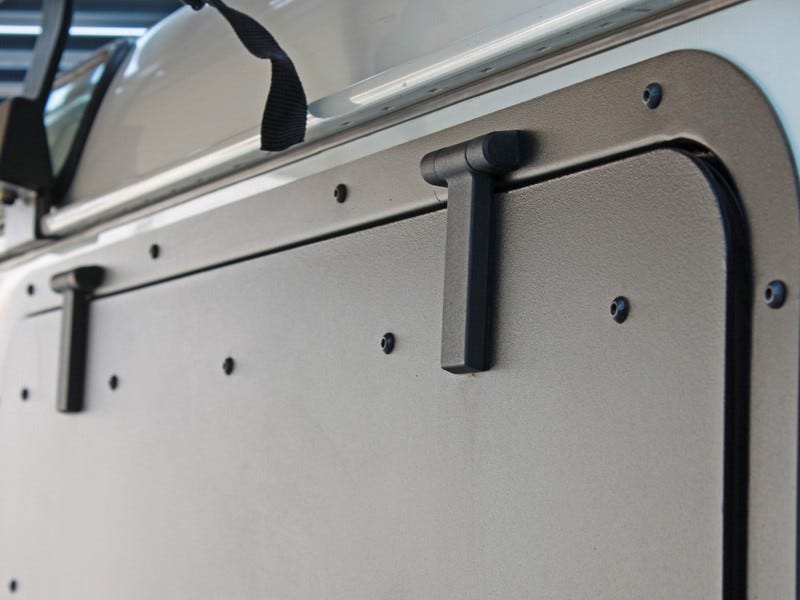 Land Rover Defender (1983-2016) Gullwing Window / Aluminium-5