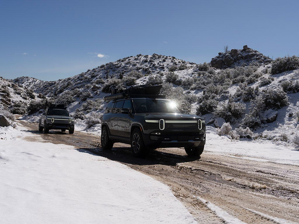 Rivian R1S (2022-Current) Slimline II Roof Rack Kit-7