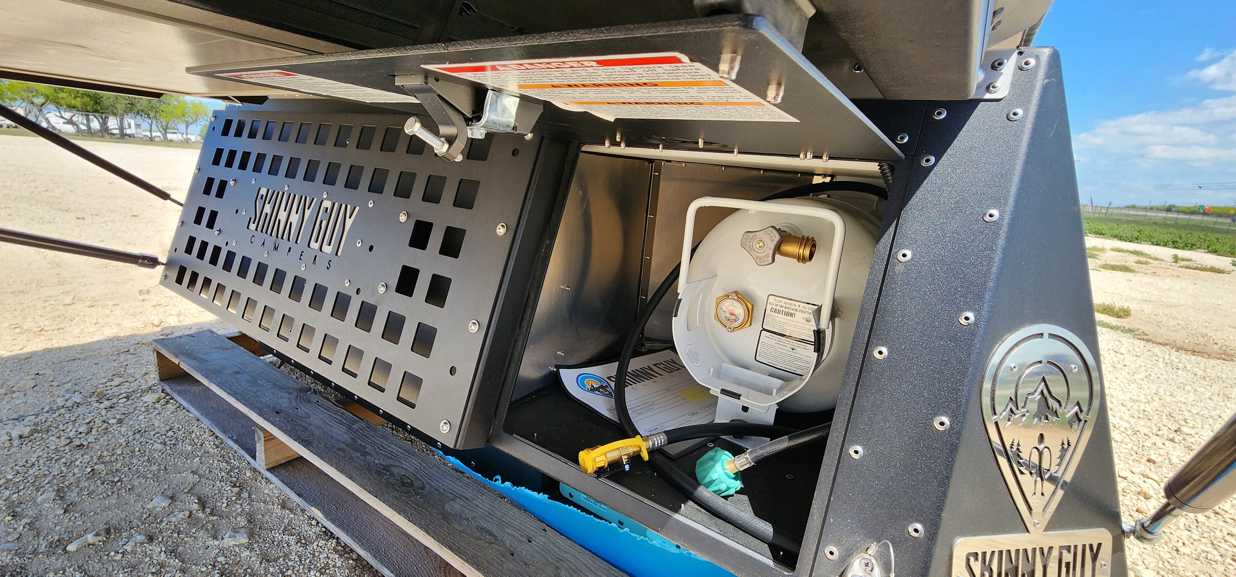 Skinny Guy Kit 'N Kaboodle 6.5' Base