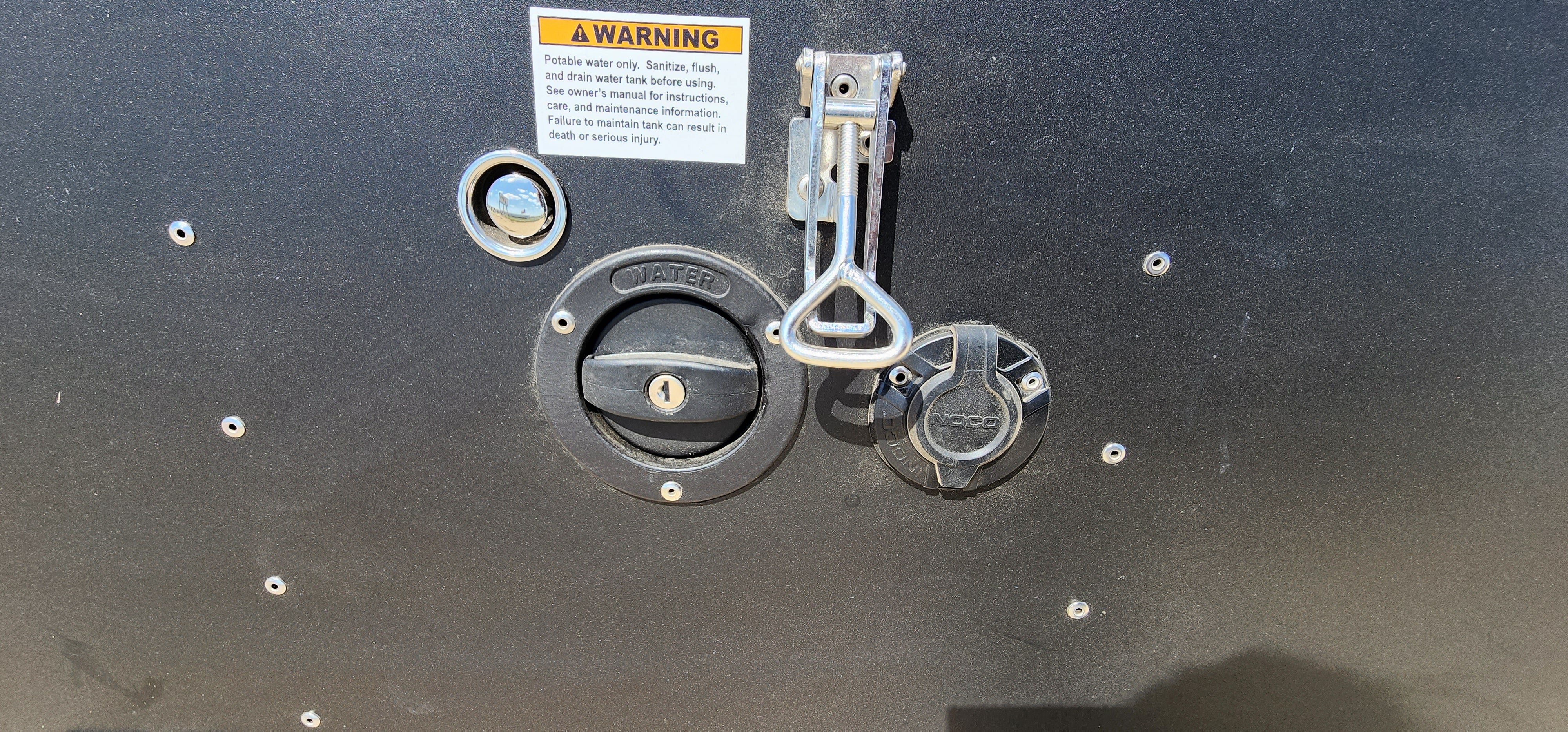 Skinny Guy Kit 'N Kaboodle 6.5' Base