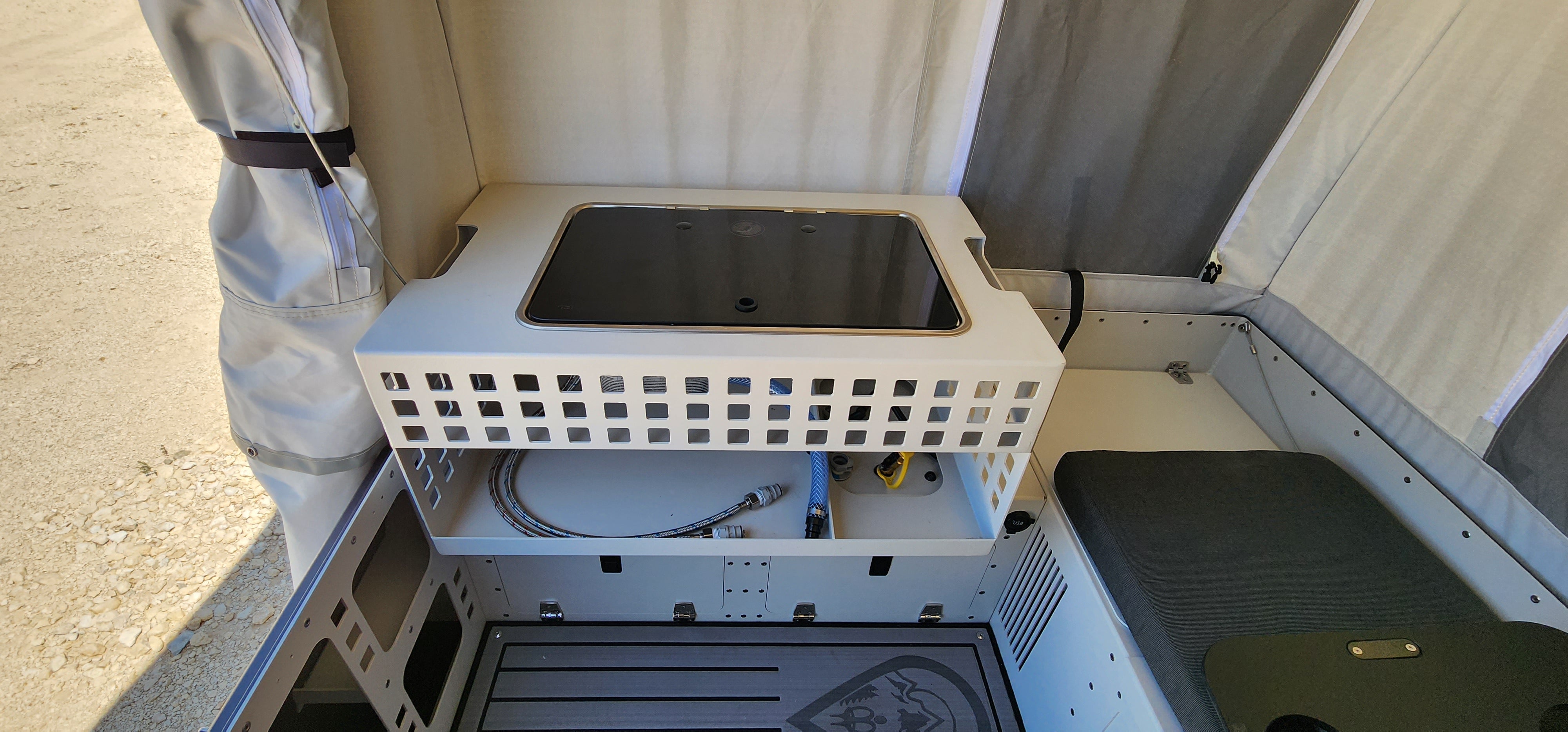 Skinny Guy Kit 'N Kaboodle 6.5' Base