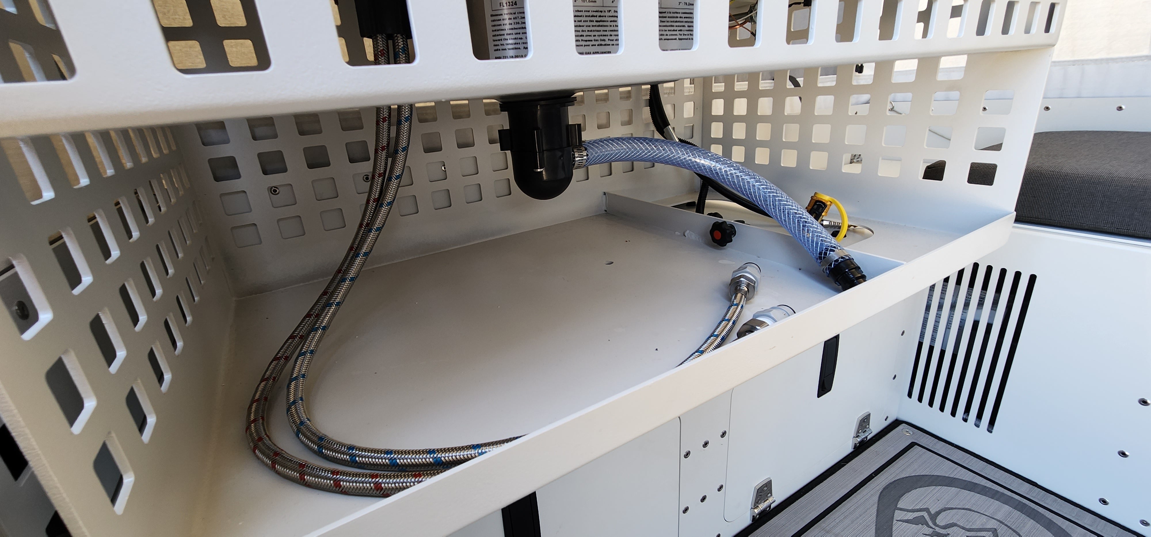 Skinny Guy Kit 'N Kaboodle 6.5' Base