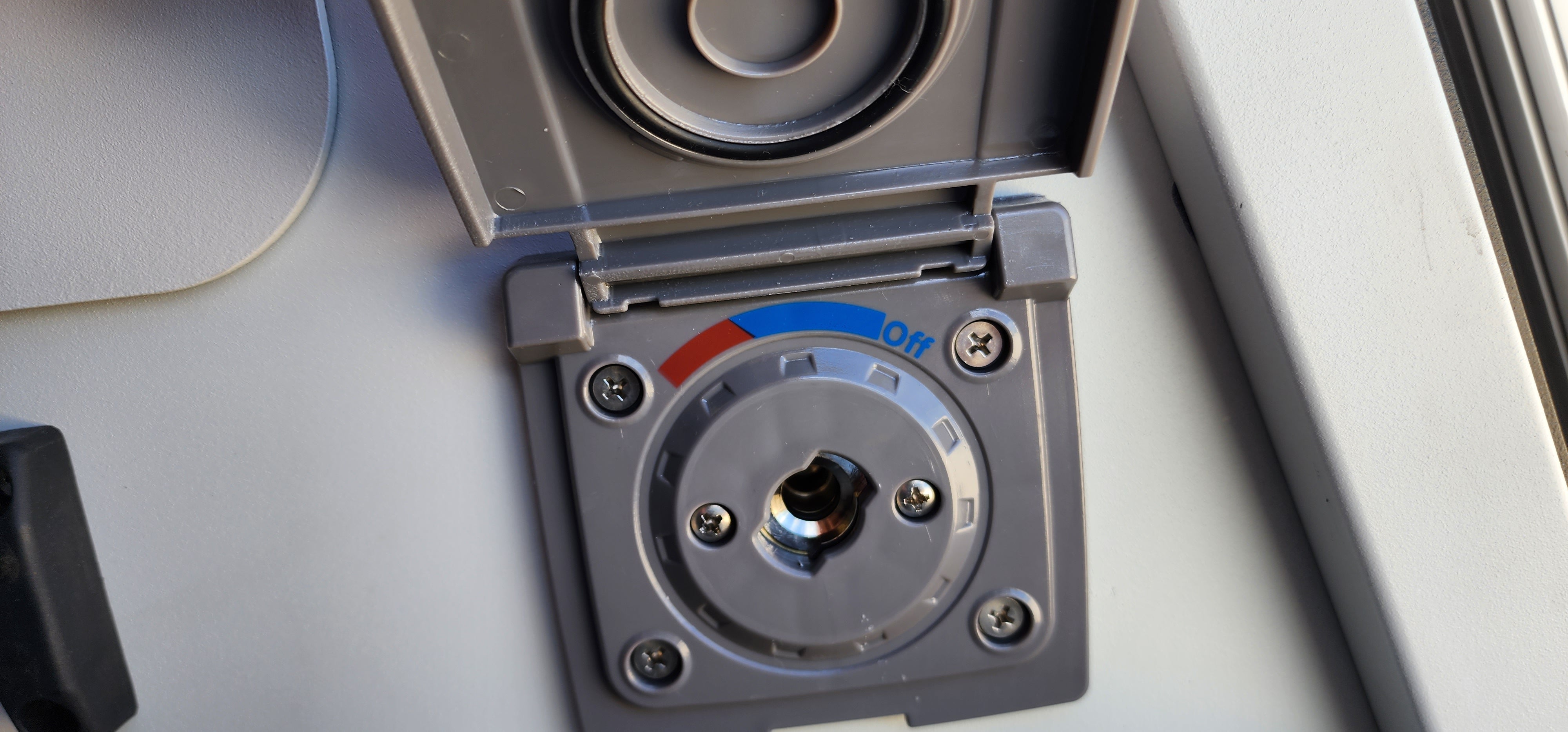 Skinny Guy Kit 'N Kaboodle 6.5' Base