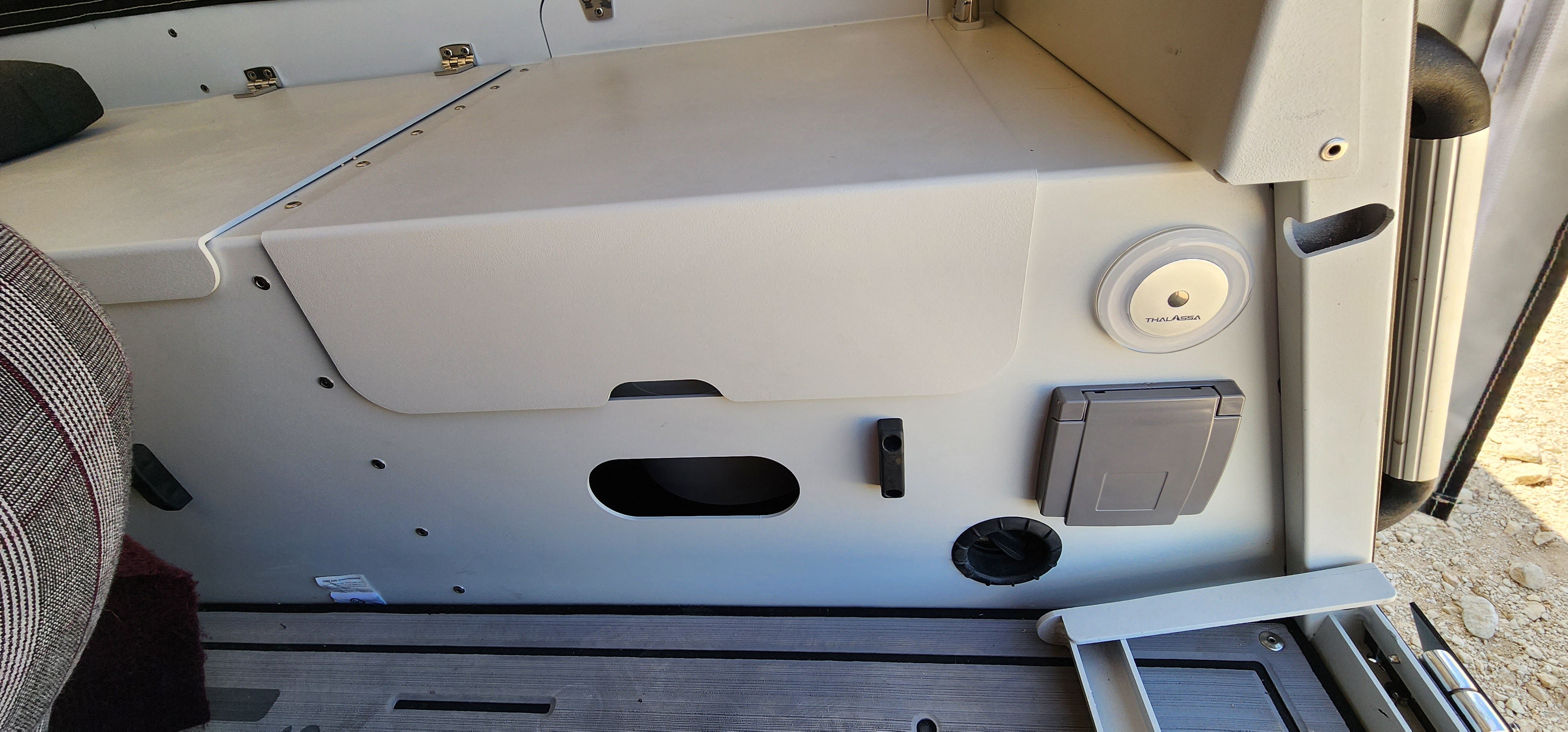 Skinny Guy Kit 'N Kaboodle 6.5' Base