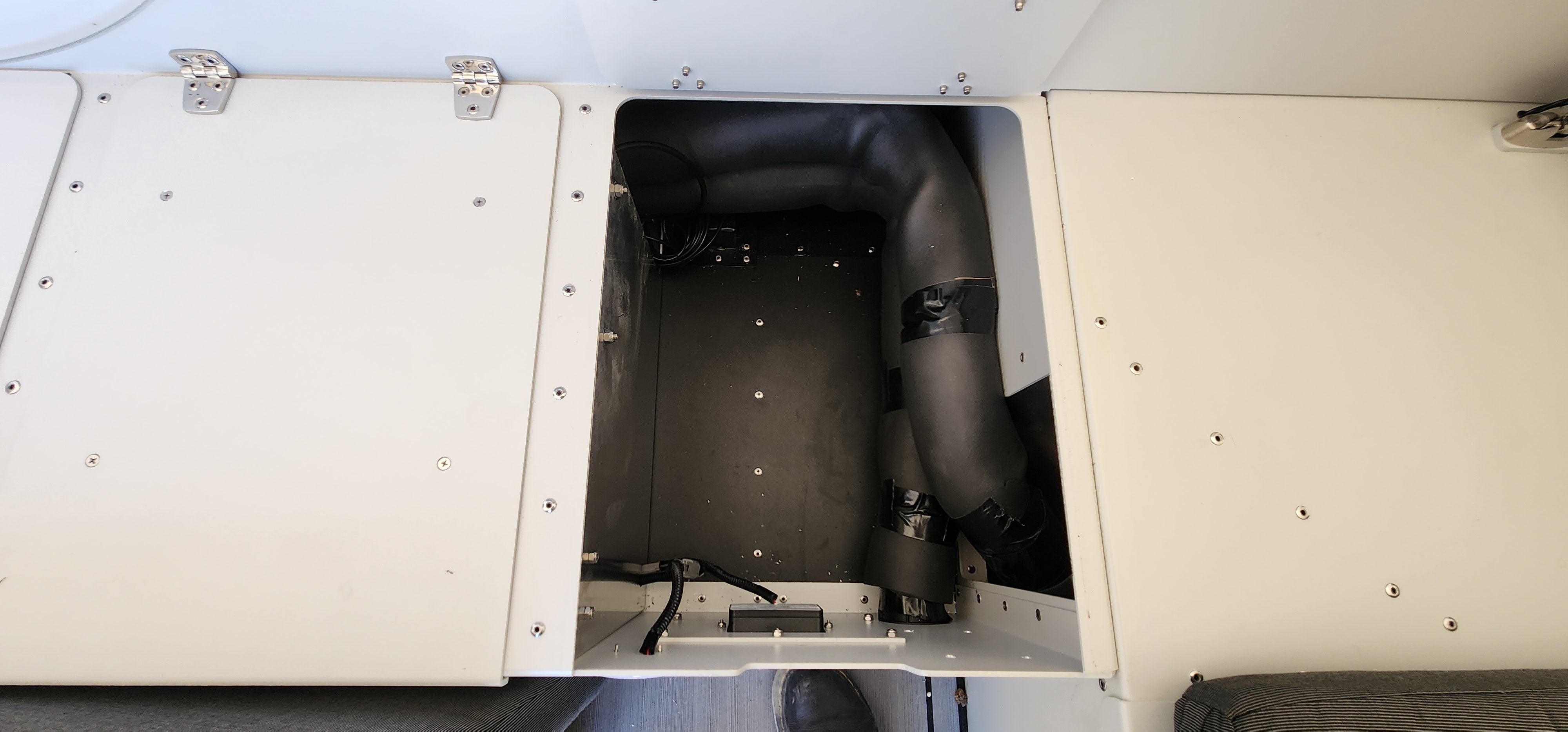 Skinny Guy Kit 'N Kaboodle 6.5' Base