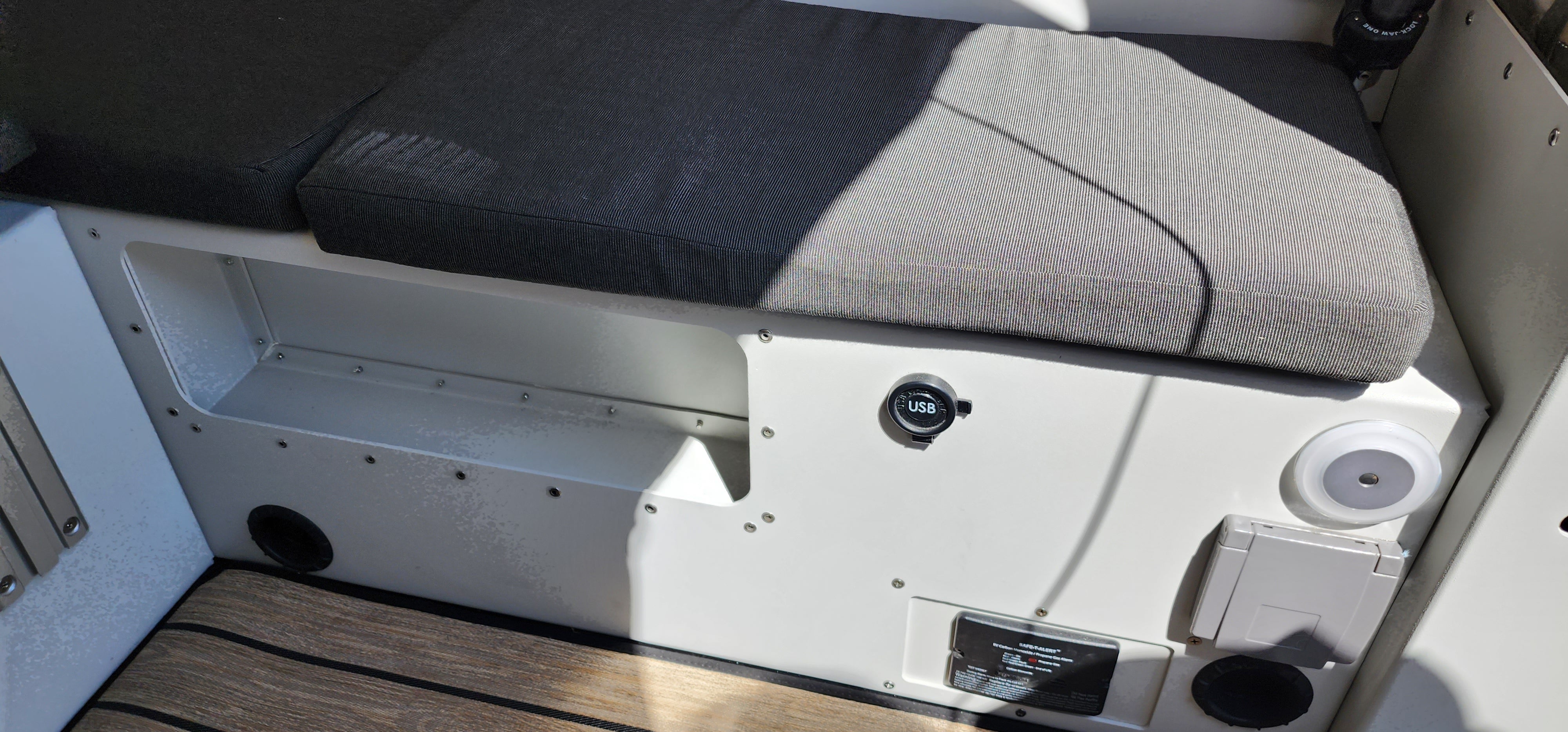 Skinny Guy Kit 'N Kaboodle 5.5' Base DEMO