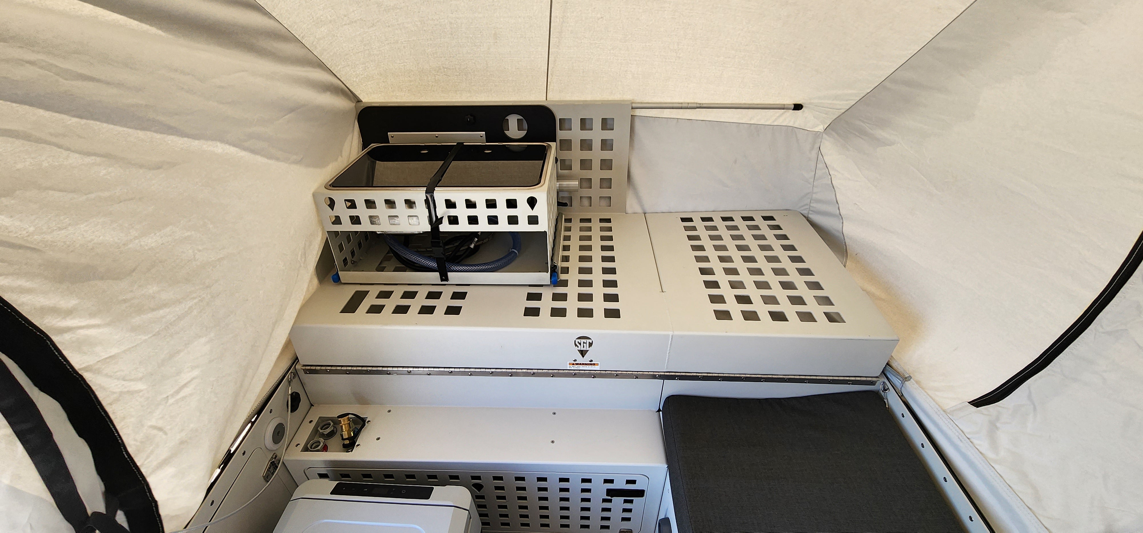 Skinny Guy Kit 'N Kaboodle 5.5' Base DEMO