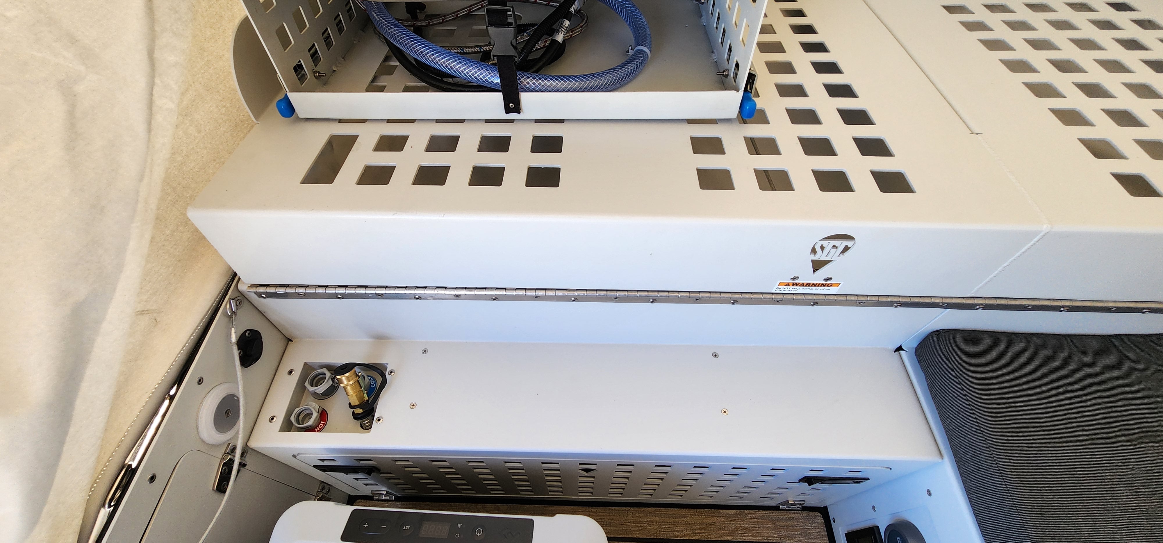 Skinny Guy Kit 'N Kaboodle 5.5' Base DEMO