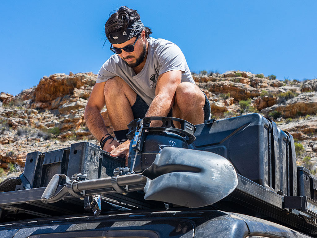 RATCHETING SPADE/SHOVEL & PADDLE MOUNT - BY FRONT RUNNER