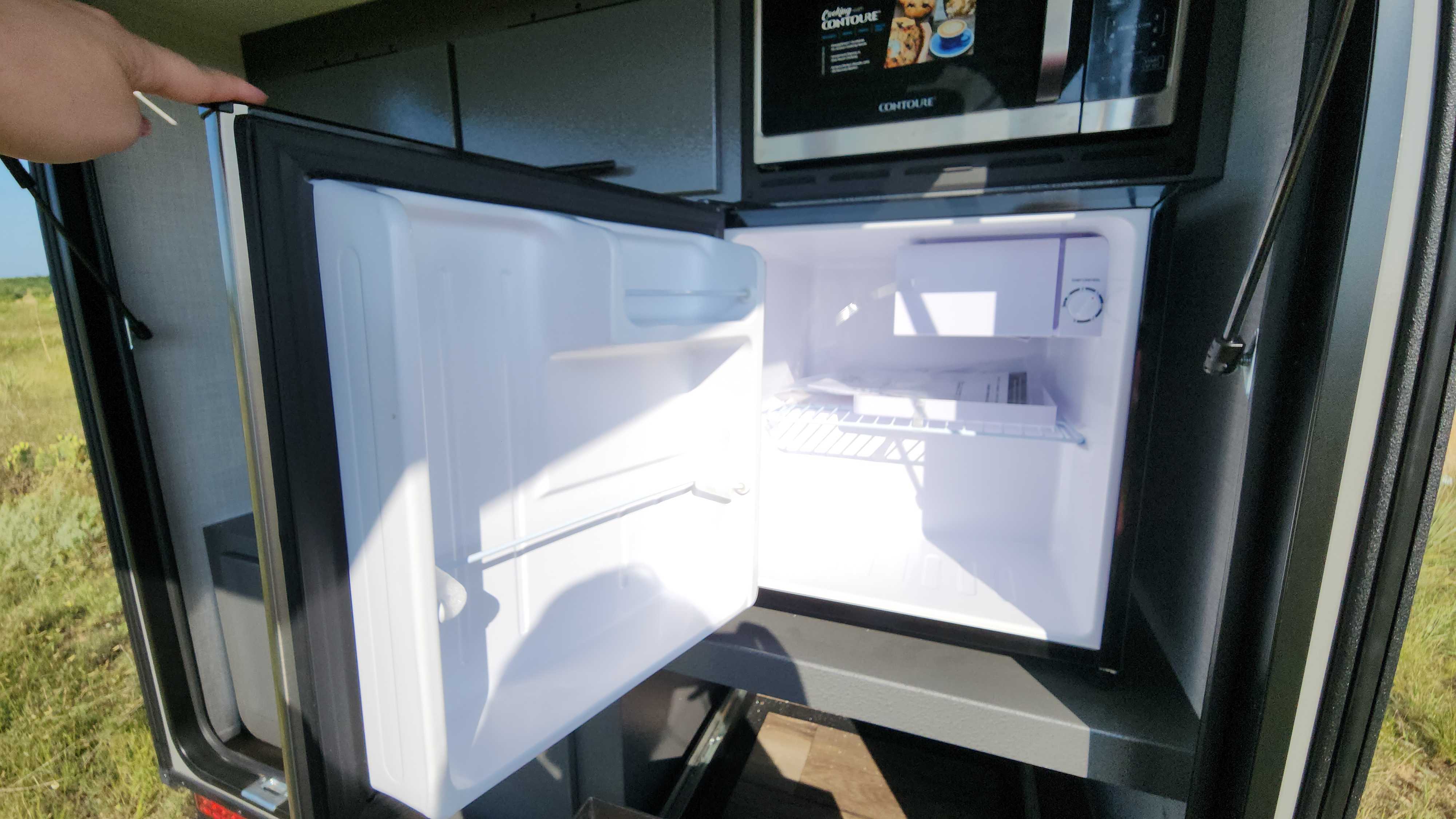 Skinny Guy Armor 12LT Trailer