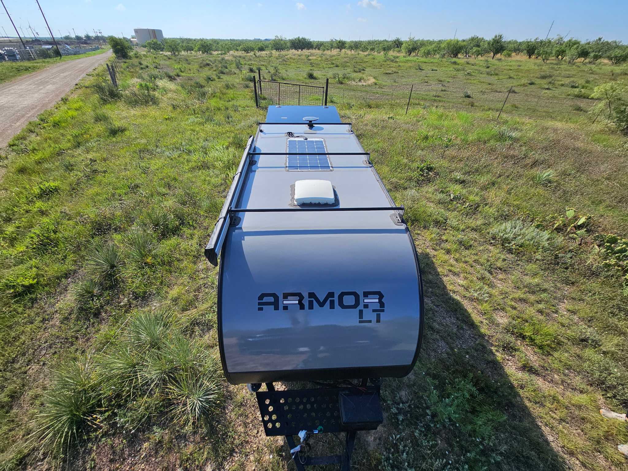 Skinny Guy Armor 12LT Trailer