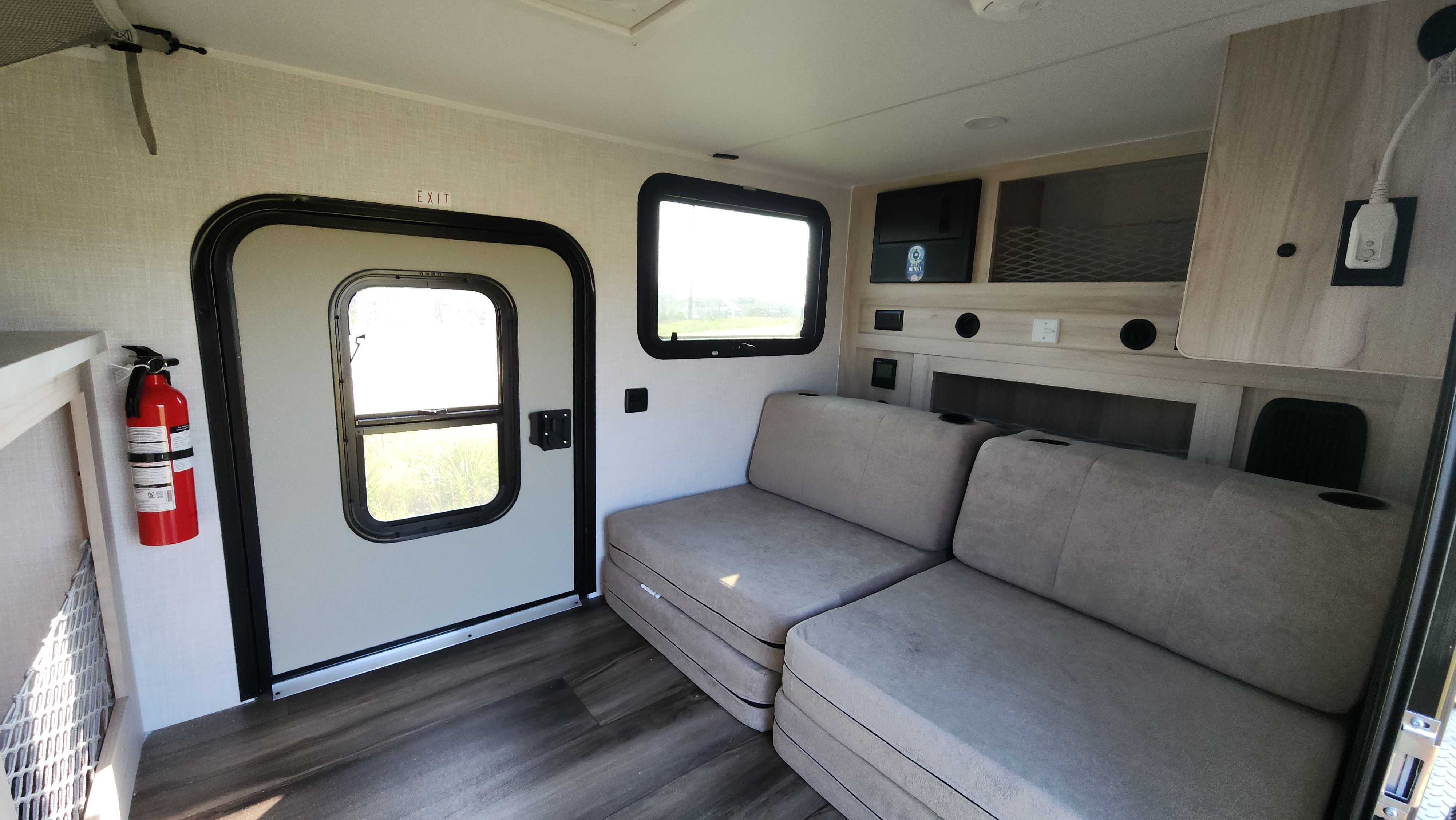 Skinny Guy Armor 12LT Trailer