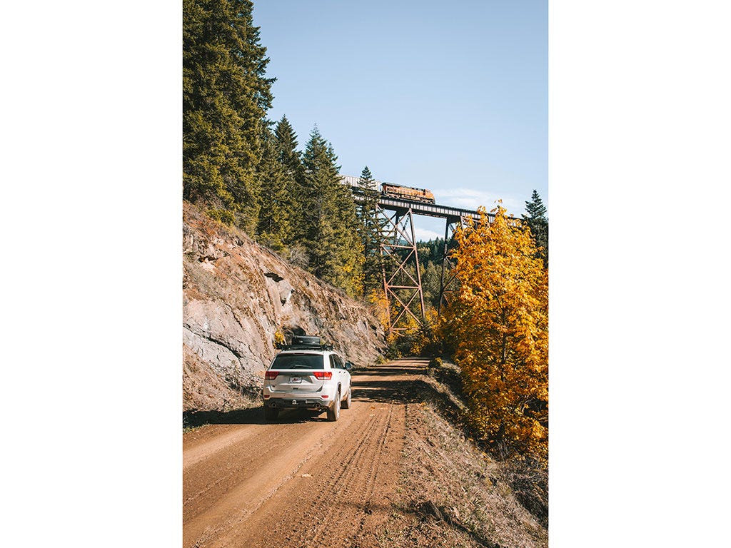 Jeep Grand Cherokee WK2 (2011-2021) Slimline II Roof Rack Kit-7