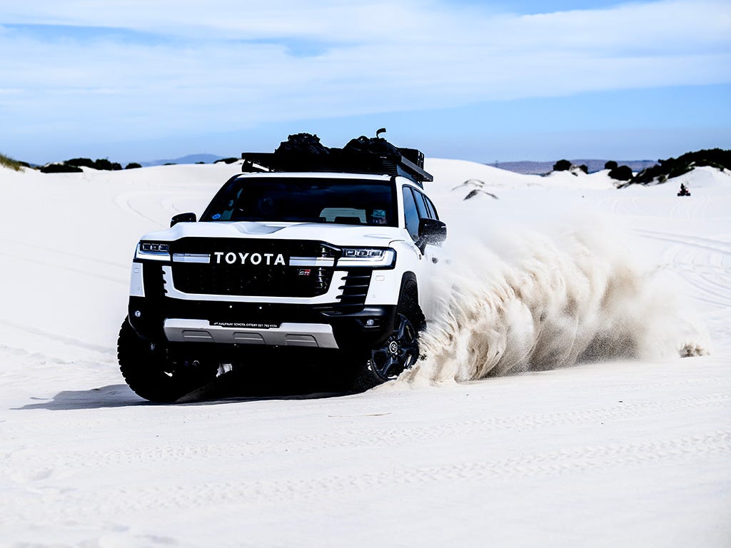 Toyota Land Cruiser 300 Slimline II Roof Rack Kit-7